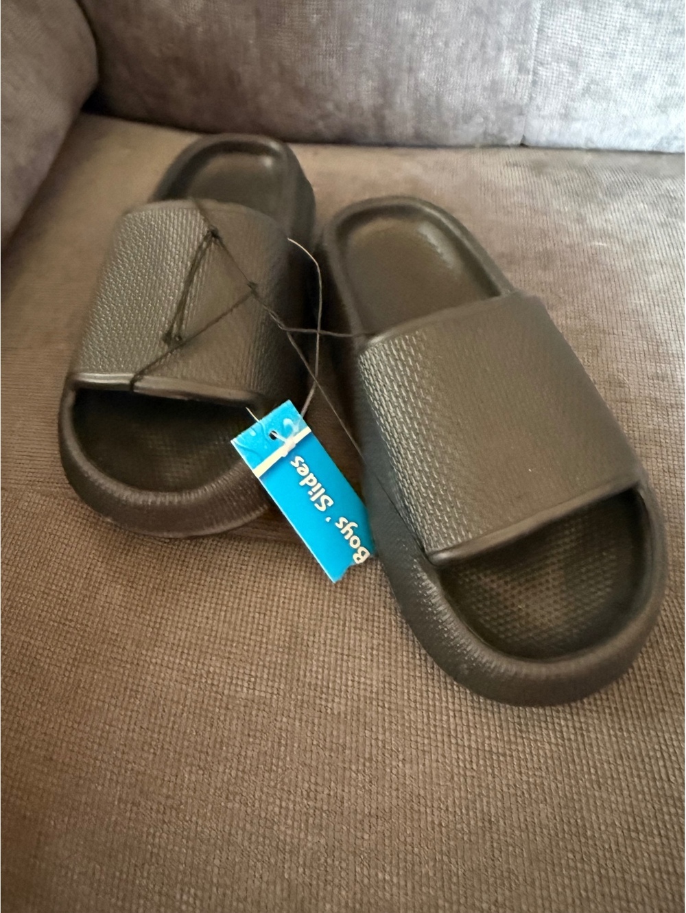 Boys' Black Slide Sandals Size 3 (11/12)